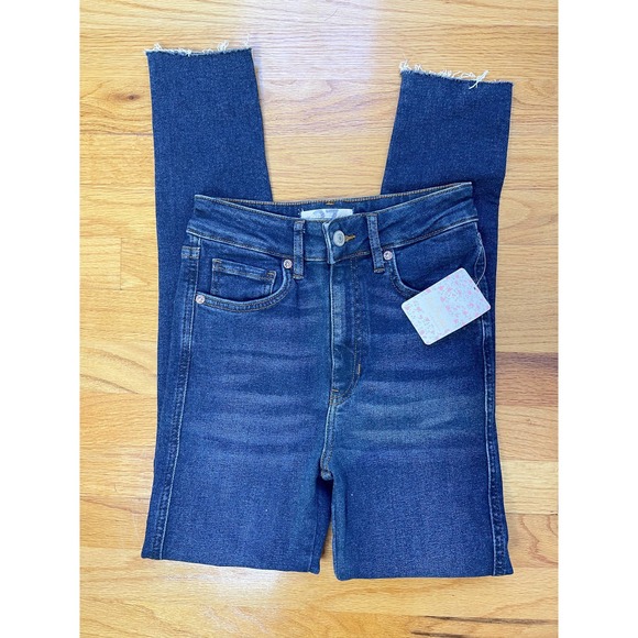 Denim - NWT We the Free X Free People Shark Bite Skinny Jeans